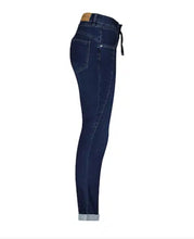Lade das Bild in den Galerie-Viewer, Red Button Jeans Relax jog denim,col Classic blue