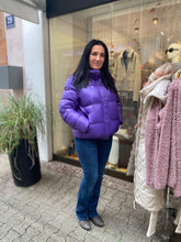 Lade das Bild in den Galerie-Viewer, Rino & Pelle Harlow , col lila