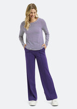 Lade das Bild in den Galerie-Viewer, Smith & Soul, Langarmshirt, col. lila