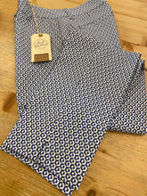 Lade das Bild in den Galerie-Viewer, Red Button Diana fancy dot, col. Faded blue