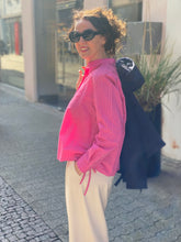 Lade das Bild in den Galerie-Viewer, Smith & Soul Bluse col.fuchsia print