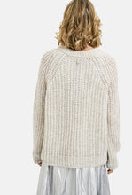 Lade das Bild in den Galerie-Viewer, Smith & Soul Pullover silver beige