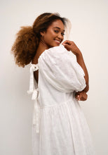 Lade das Bild in den Galerie-Viewer, Cream Kleid CREmma Dress , col.weiß