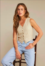 Lade das Bild in den Galerie-Viewer, Red Button Weste , col Pebble