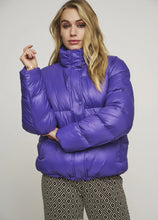 Lade das Bild in den Galerie-Viewer, Rino & Pelle Harlow , col lila