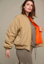 Lade das Bild in den Galerie-Viewer, Rino & Pelle James, Wendejacke, Bomberjacke