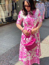 Lade das Bild in den Galerie-Viewer, Smith & Soul, Kleid , Pink