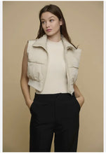 Lade das Bild in den Galerie-Viewer, Rino & Pelle Weste Aziza, Beige