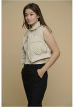 Lade das Bild in den Galerie-Viewer, Rino & Pelle Weste Aziza, Beige
