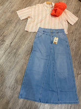 Lade das Bild in den Galerie-Viewer, Red Button Jeansrock Alina,col.bleach
