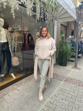 Lade das Bild in den Galerie-Viewer, Rino &amp; Pelle Mantel Femia col. Beige
