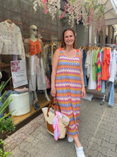Lade das Bild in den Galerie-Viewer, Smith &amp; Soul Kleid col.aperol print
