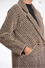 Lade das Bild in den Galerie-Viewer, Rino &amp; Pelle Jacke Madina col.sand graphic
