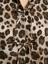 Lade das Bild in den Galerie-Viewer, Smith &amp; Soul Bluse, col. Leo

