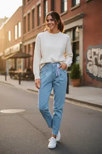 Lade das Bild in den Galerie-Viewer, Smith &amp; Soul Cropped Denim Pents col light denim
