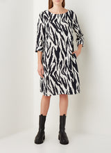 Lade das Bild in den Galerie-Viewer, Smith &amp; Soul Kleid , Animal-Print  Kleid
