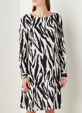 Lade das Bild in den Galerie-Viewer, Smith &amp; Soul Kleid , Animal-Print  Kleid
